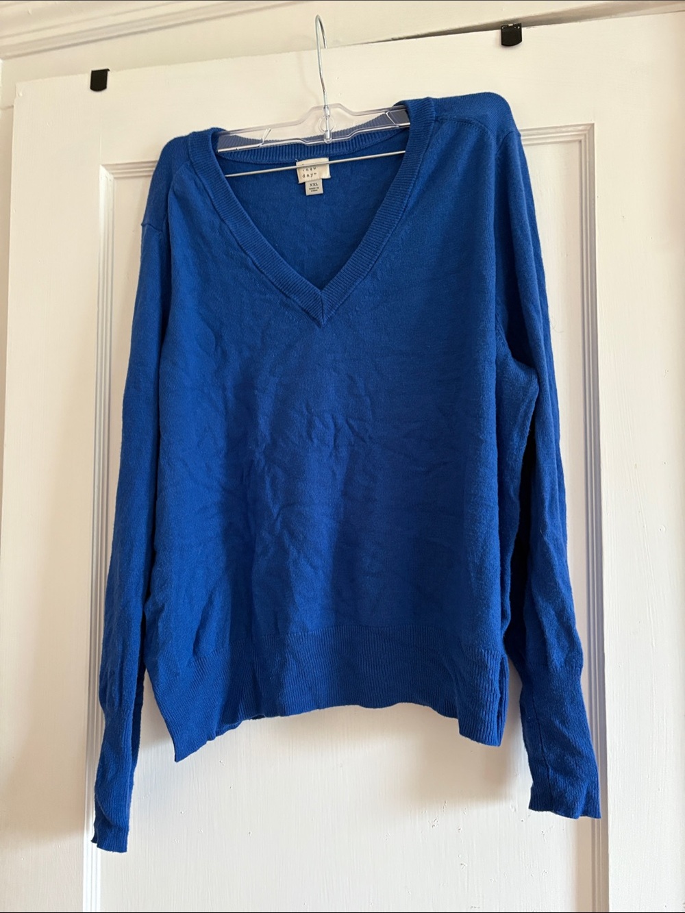 Lot of 2 a new day Women’s V-Neck Sweaters - red and blue